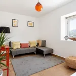 Guestready - Quaint House With Patio Sintra