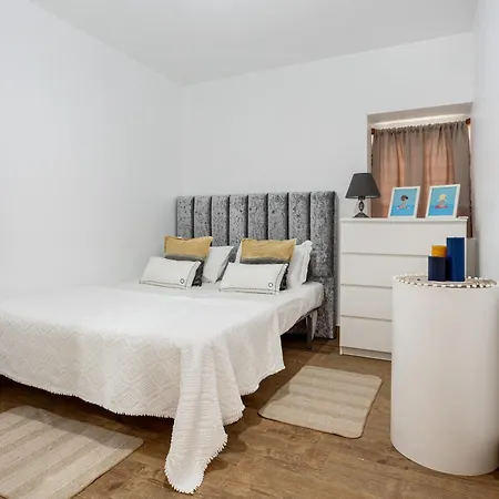 בית נופש Joivy Quaint House With Patio סינטרה