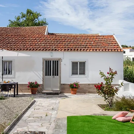Joivy Quaint House With Patio