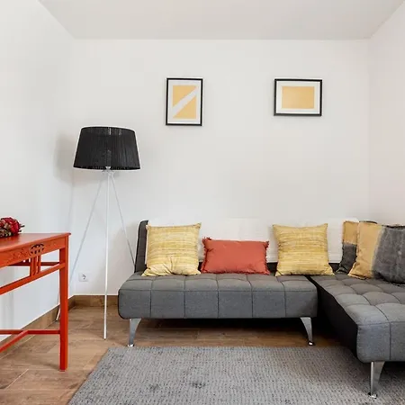 Guestready - Quaint House With Patio Sintra