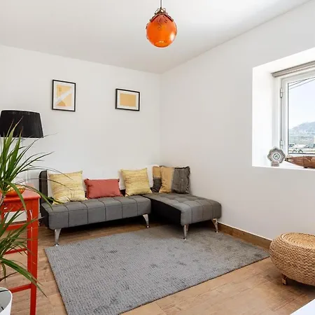 Guestready - Quaint House With Patio Sintra