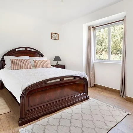 Guestready - Quaint House With Patio Sintra