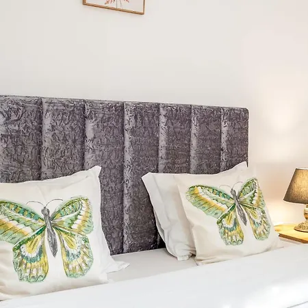 Guestready - Quaint House With Patio Guest house Sintra