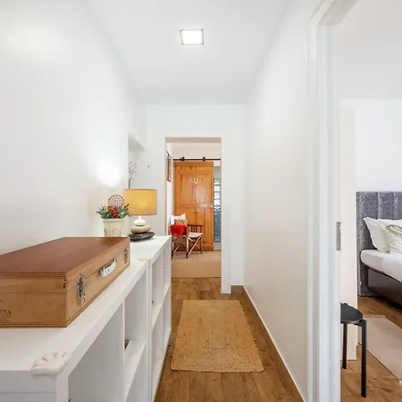 Guestready - Quaint House With Patio 4*